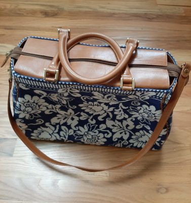 Karen's Damask Tote - Navy & Ivory (4 pieces)
