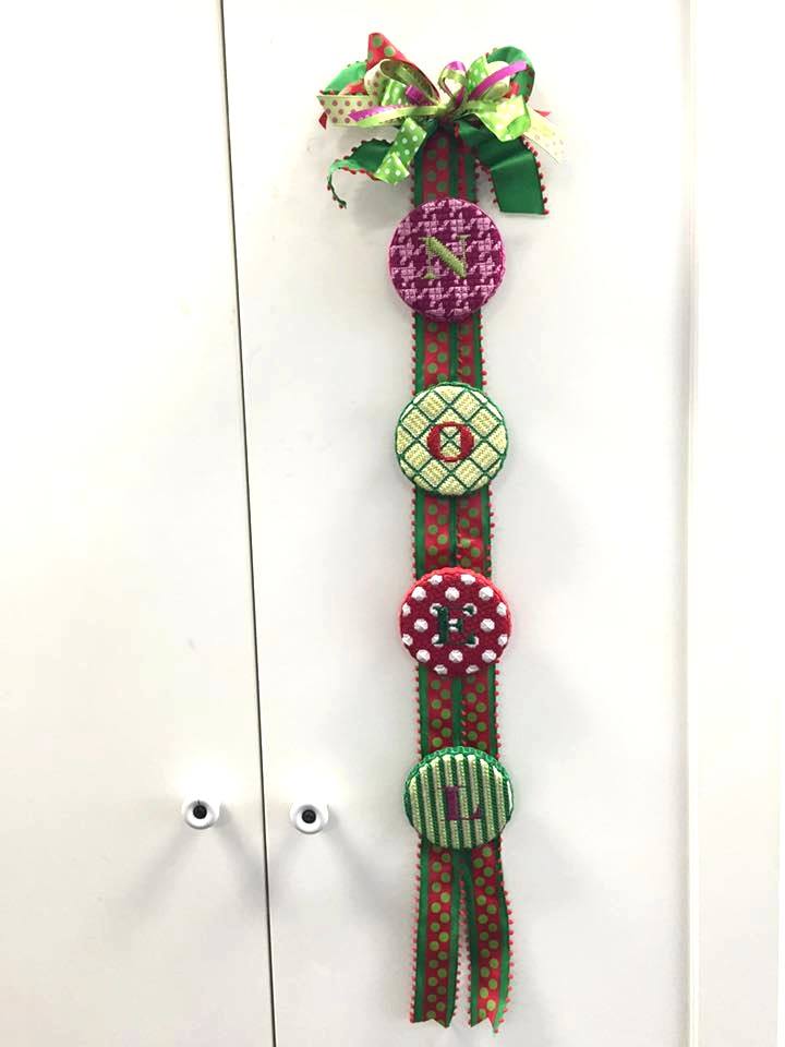 3" Rounds – “NOEL” – Set of 4 (on one canvas)