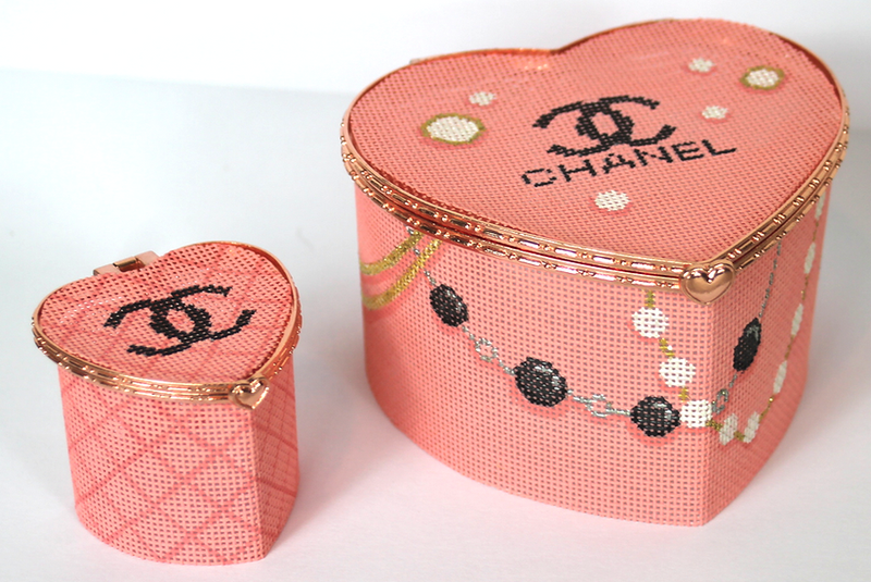 Limoges Box – Petite Heart Box – Chanel Logo & Quilting – peach & black (rose gold clasp)