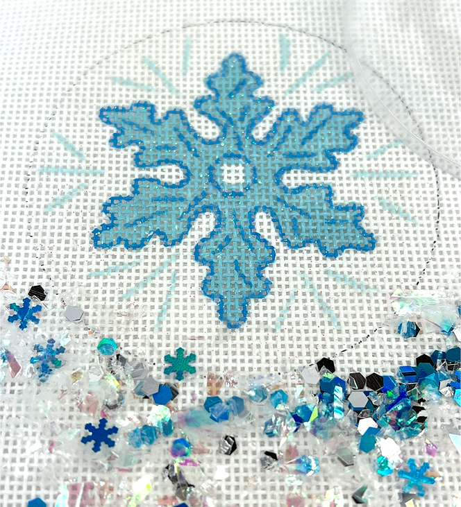 Christmas Ornament w/ Clear Dome Cover & Confetti – Light Blue Snowflake on Sparkly White