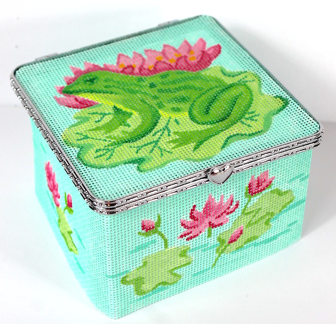 Limoges Box – Lg. Square Frog & Water Lilies – greens, pinks & Caribbean (gold clasp)