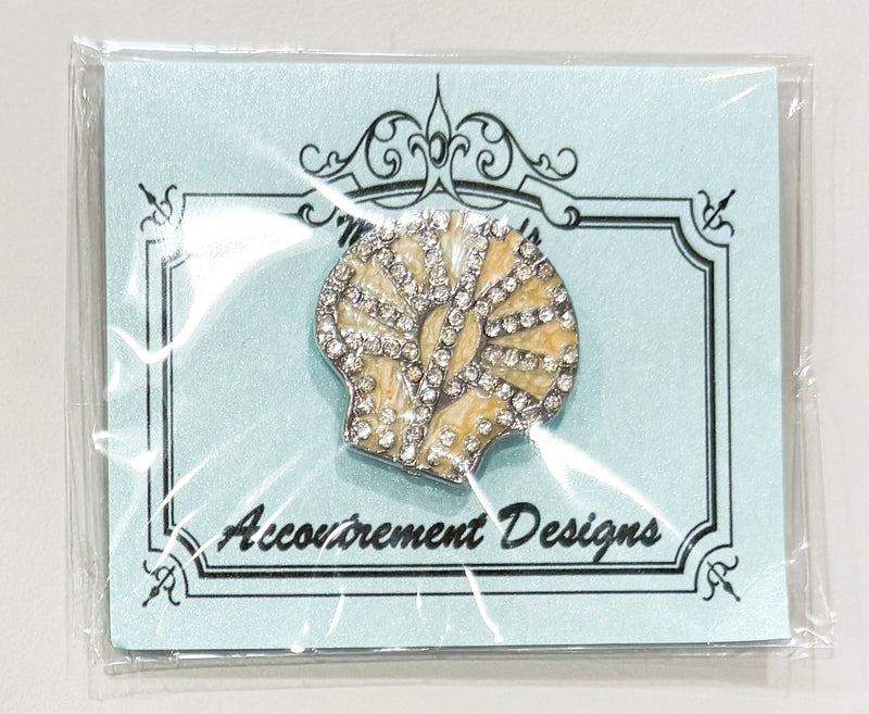 Seashell with Accent Rhinestones Needleminder