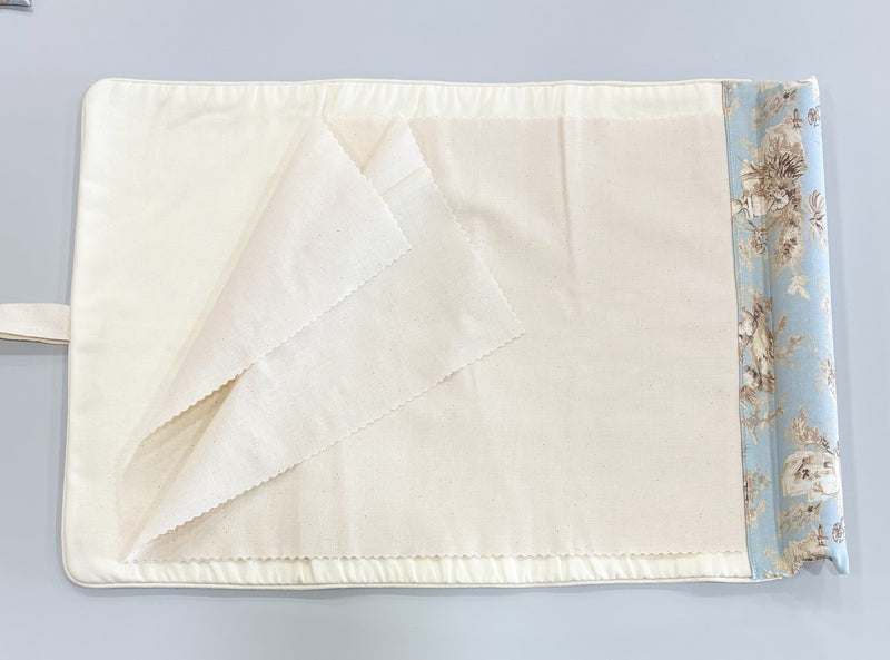 Stitching Fox Canvas Roll