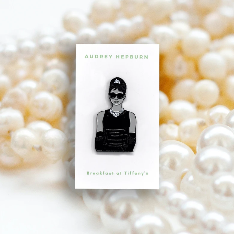 Audrey Hepburn having Breakfast at Tiffany's - Needleminder