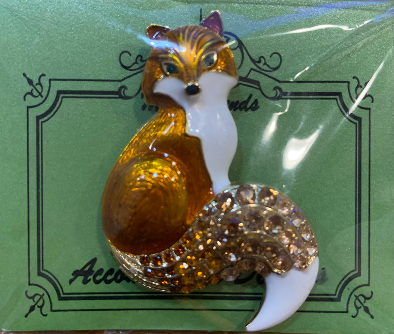 Light Brown Fox w/ Rhinestone Tail - Needleminder