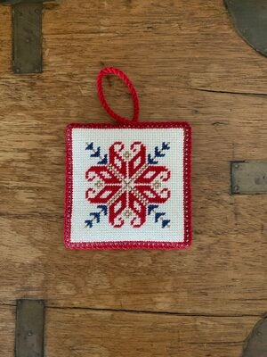 Nordic Collection - Snowflake Square - red/blue
