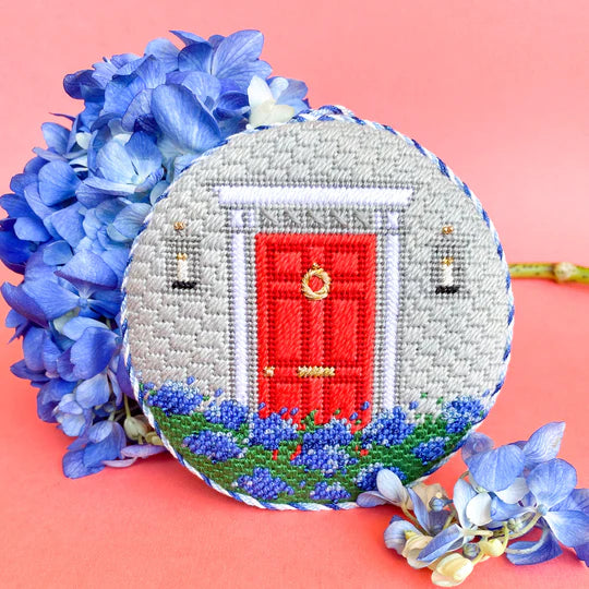 New England Summer Door Round