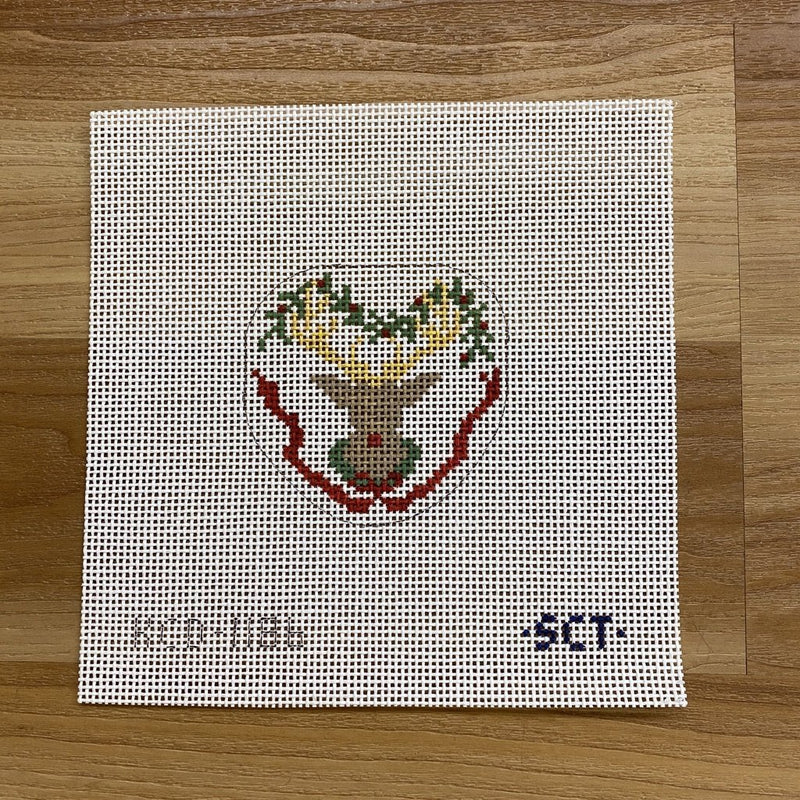 Reindeer Ornament (13 mesh)